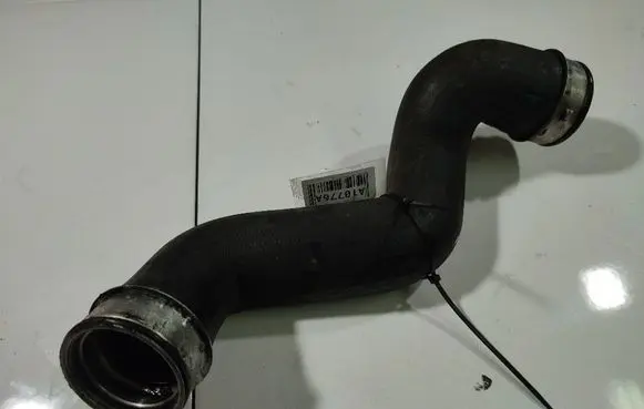 Intercooler hose/pipe