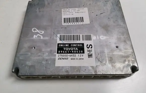 Lexus RX 330 - 350 - 400H Engine control unit/module 89661-48530