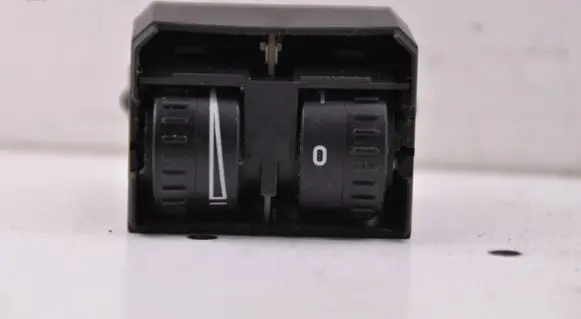 Volkswagen Touran I Headlight level height control switch 1T0941333C