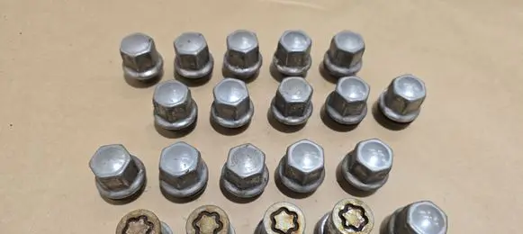 Jaguar XK8 - XKR Nuts/bolts 