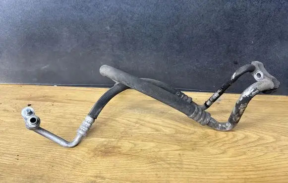 Opel Insignia A Air conditioning (A/C) pipe/hose 13220107