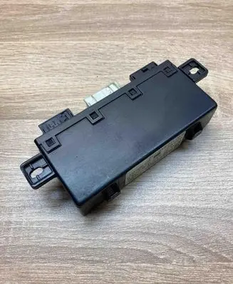 BMW 5 E39 Door control unit/module 8378773 689667