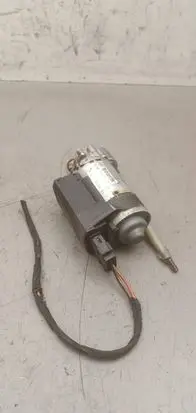 BMW 5 E39 Steering column adjust motor 0390201666 67646903946