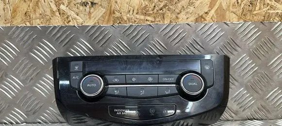 Nissan Qashqai Climate control unit 27500HV00A 20190818