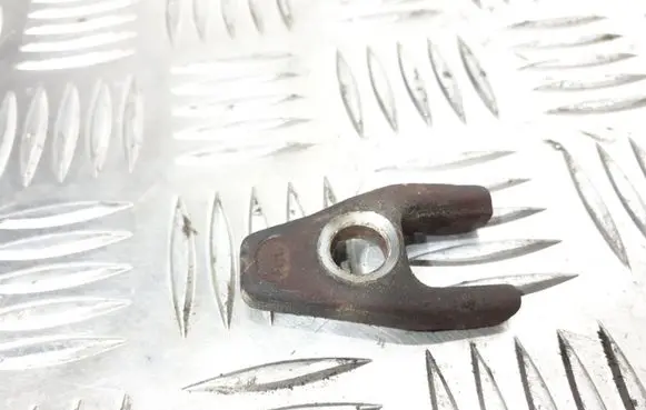 Volvo S40, V40 Fuel Injector clamp holder