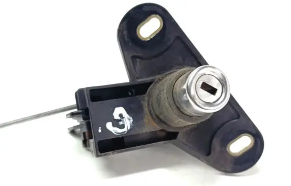 Opel Omega B1 Tailgate exterior lock 