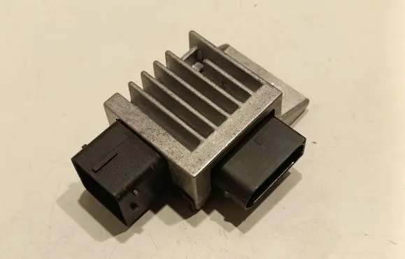 Renault Master III Glow plug pre-heat relay 271203982R 21336 01505403