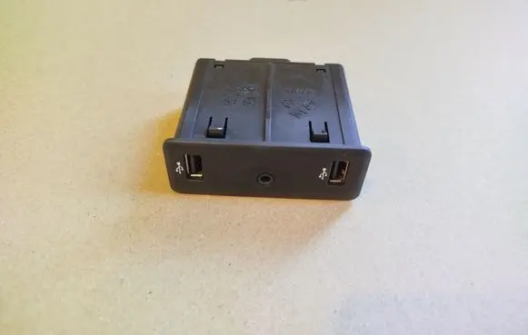 Renault Koleos II USB socket connector 280239665R