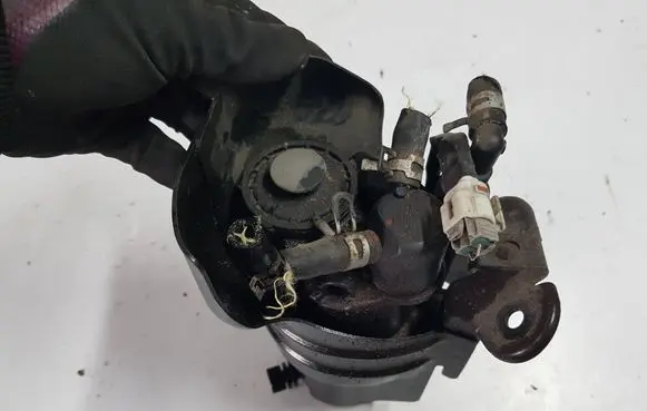 Toyota Yaris Fuel filter housing 