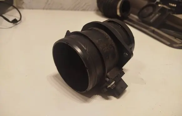 Audi A4 S4 B8 8K Mass air flow meter 06J906461D