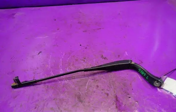 Alfa Romeo 159 Front wiper blade arm
