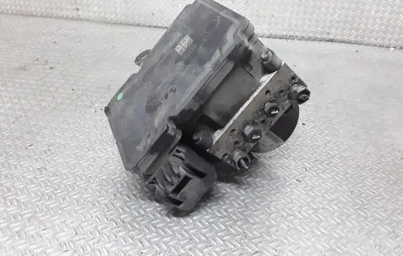 Ford Fiesta ABS Pump AV592C405CC 10096101543