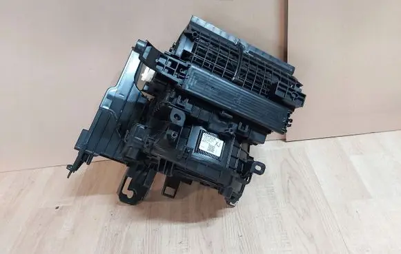 Toyota Yaris XP210 Heater blower radiator 87010-K0330