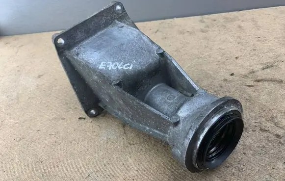 BMW X5 E70 Driveshaft support bearing bracket 7600691 31507600691 31507600690