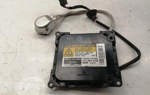 Toyota Avensis T250 Headlight ballast module Xenon 8596724011 3900078496