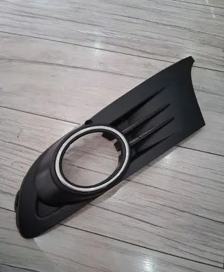 Volkswagen Golf Plus Front fog light trim/grill 5M0853665K