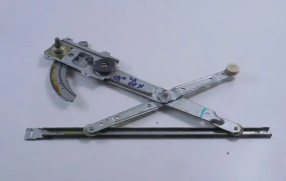 Nissan Micra Front door manual window regulator 