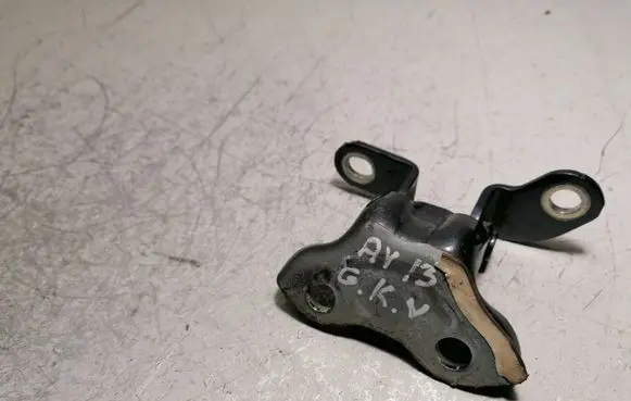 Toyota Avensis T270 Rear door upper hinge