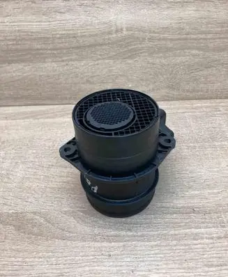 Volkswagen PASSAT B6 Mass air flow meter 074909461B 0281002461