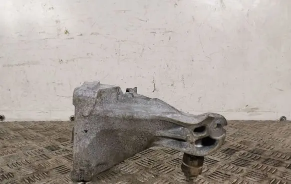 Infiniti Q50 Engine mounting bracket A6512235104
