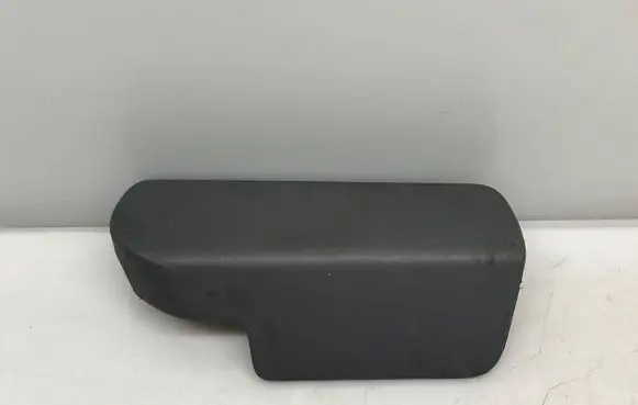 Audi Q7 4L Engine bonnet (hood) release handle 4L1823533A