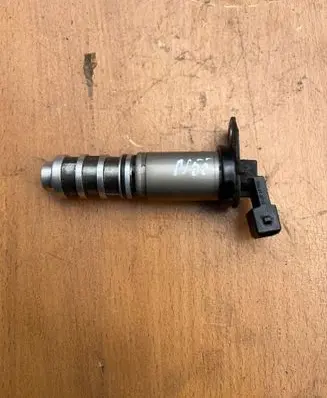 BMW 3 E92 E93 Camshaft vanos timing valve 7585776 11367585776