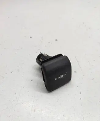 BMW 5 E60 E61 12 V Socket (rear) 6904008
