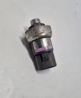 Toyota RAV 4 (XA20) Air conditioning (A/C) pressure sensor 4434400720