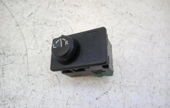 Nissan Primera Wing mirror switch