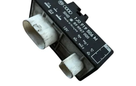 Skoda Octavia Mk2 (1Z) Coolant fan relay 1J0919506M 898967000