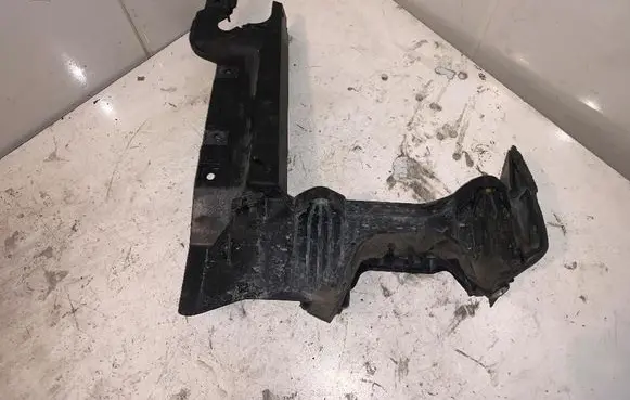 Volvo XC60 Front bumper mounting bracket 31298096