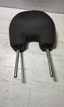 Volvo V40 Front seat headrest 