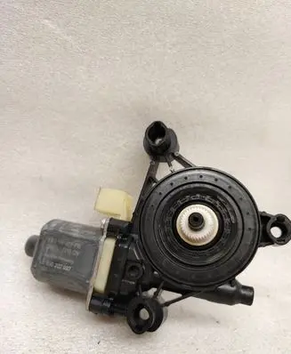 Porsche Macan (95B) Front door window regulator motor 5Q0959801A