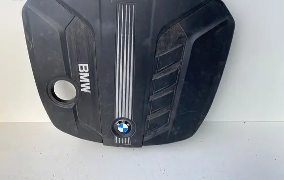 BMW 5 F10 F11 Engine cover (trim) 13717802847