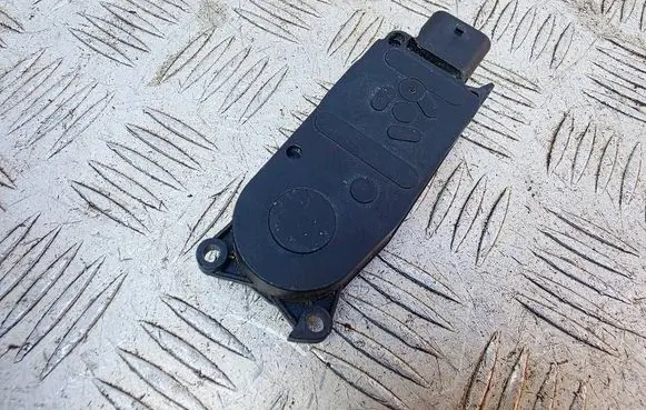 Opel Mokka B Air flap motor/actuator 5877R1001