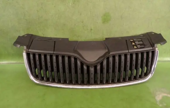 Skoda Roomster (5J) Front bumper upper radiator grill 5J0853668A