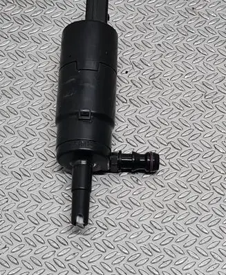 Porsche Panamera (970) Headlight washer pump 97062450200 3297467