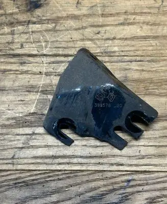 Nissan Note (E11) Other under body part 388578