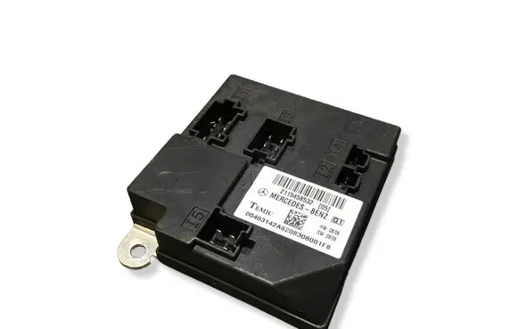 Mercedes-Benz E W211 Comfort/convenience module 2115458532 2043142A