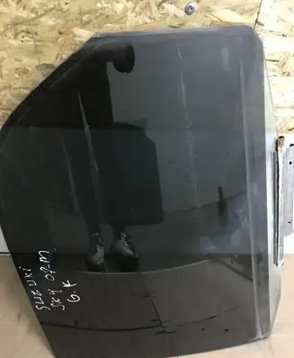 Suzuki SX4 Rear door window glass 43R00351
