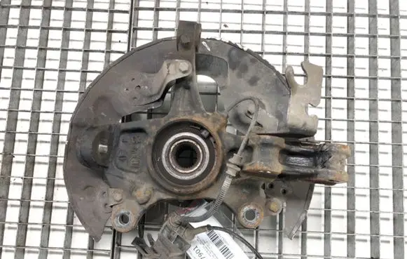 Peugeot 308 SW Front wheel hub spindle knuckle