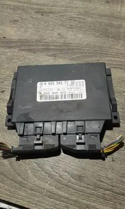 Mercedes-Benz E W211 Parking PDC control unit/module 0255457132