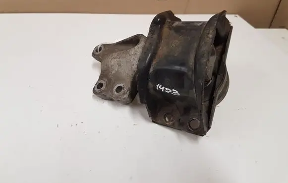 Toyota Corolla Verso AR10 Engine mount bracket 9681855180