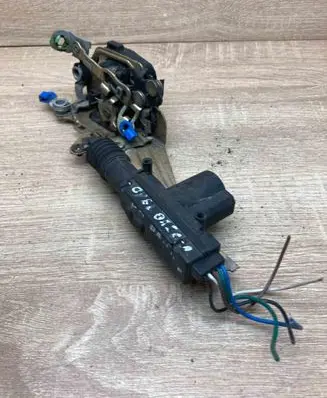 Opel Omega B1 Front door lock 09193443