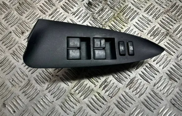 Toyota RAV 4 (XA30) Electric window control switch