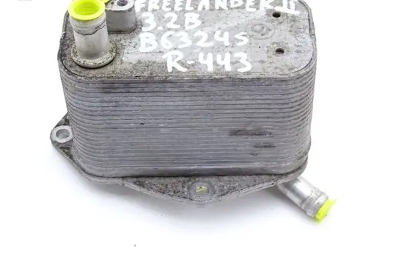 Land Rover Freelander 2 - LR2 Engine oil radiator 6G9N-6A642-AB