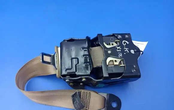 Jaguar XJ X308 Rear seatbelt 65370A1 HNF7067AA 33014276