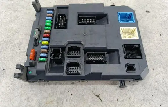 Citroen C3 Picasso Fuse box set 9664983480