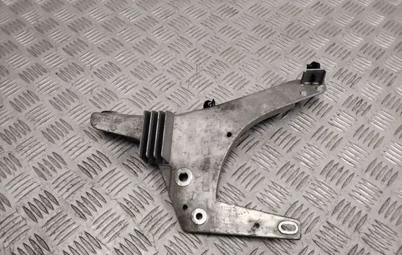 Battery bracket