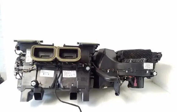 Mercedes-Benz C W204 Interior heater climate box assembly A2048300962